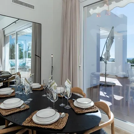 Exclusive Penthouse Near Lagoon