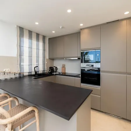 Exclusive Penthouse Near Lagoon Apartmán *