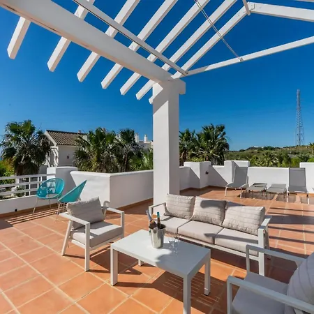 Exclusive Penthouse Near Lagoon * Estepona