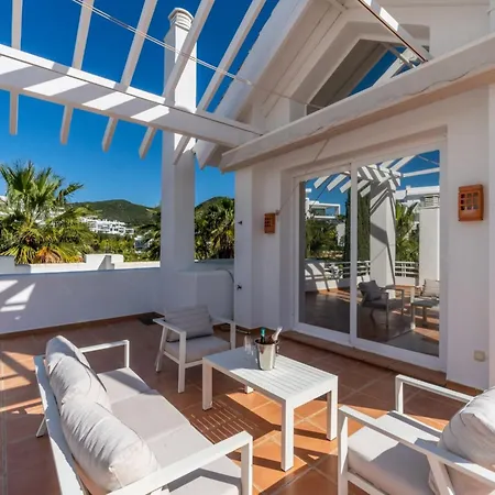 Exclusive Penthouse Near Lagoon Apartmán