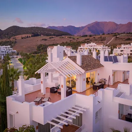 Exclusive Penthouse Near Lagoon * Estepona
